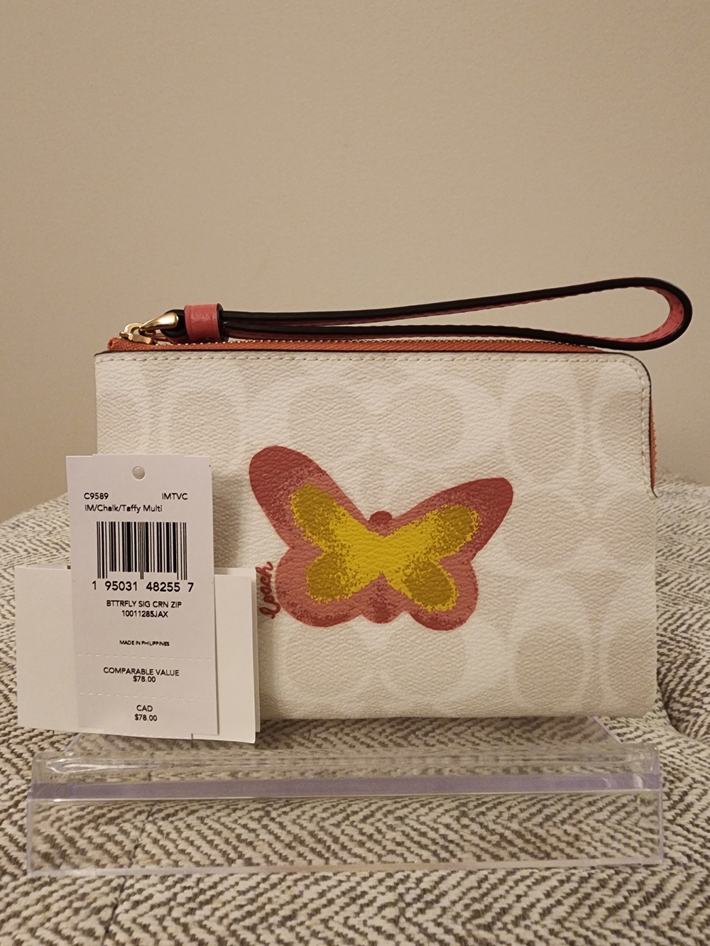 Coach Butterfly Zip Wristlet in Chalk/Taffy With Pink Trim,  New In Package